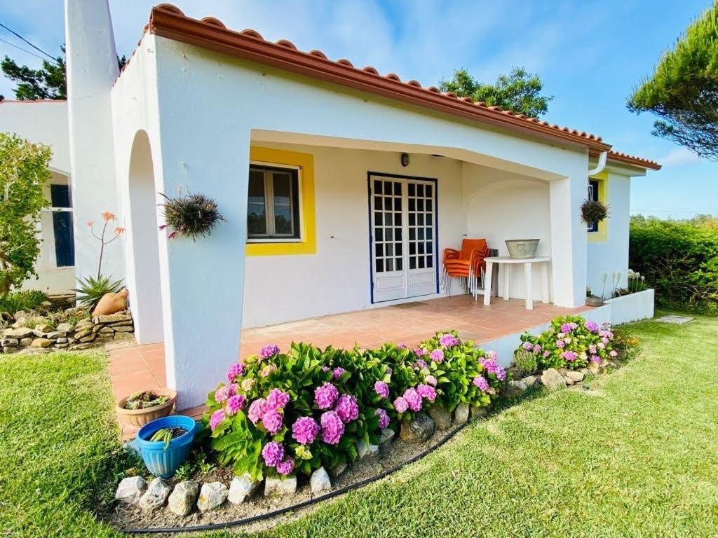 Sondela Self Catering Villa São Martinho do Porto Exteriör bild